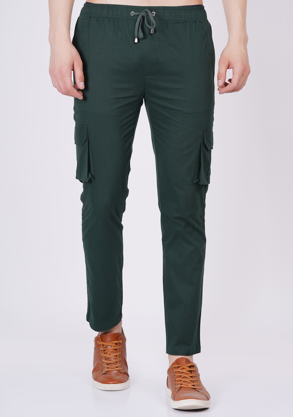 Mid-Rise Men Cargo Pant Six Pockets